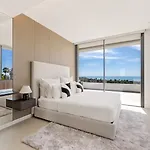 Luxury In With Panoramic Sea Views & Large Garden