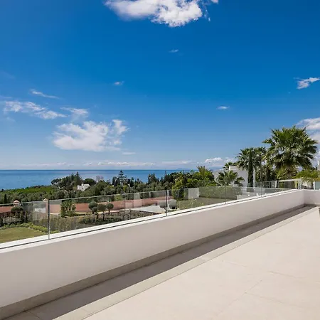 Luxury Villa In Marbella With Panoramic Sea Views & Large Garden וילה מארבלה