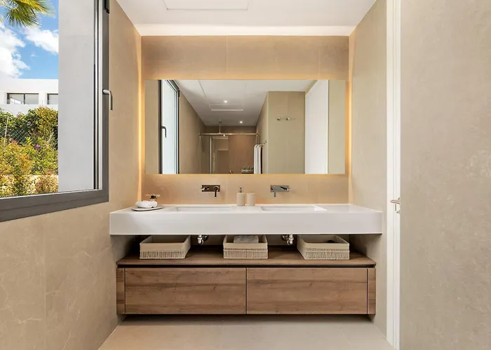 Luxury In With Panoramic Sea Views & Large Garden * マルベーリャ