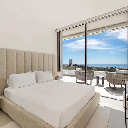 Luxury Villa In Marbella With Panoramic Sea Views & Large Garden Willa Marbella