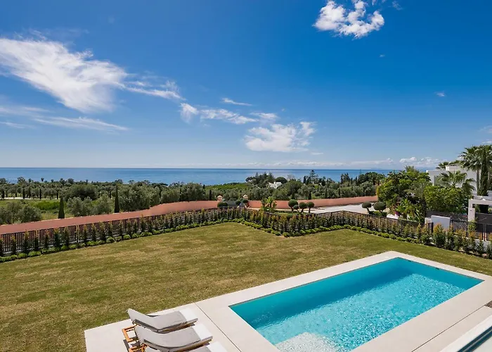 Luxury In With Panoramic Sea Views & Large Garden