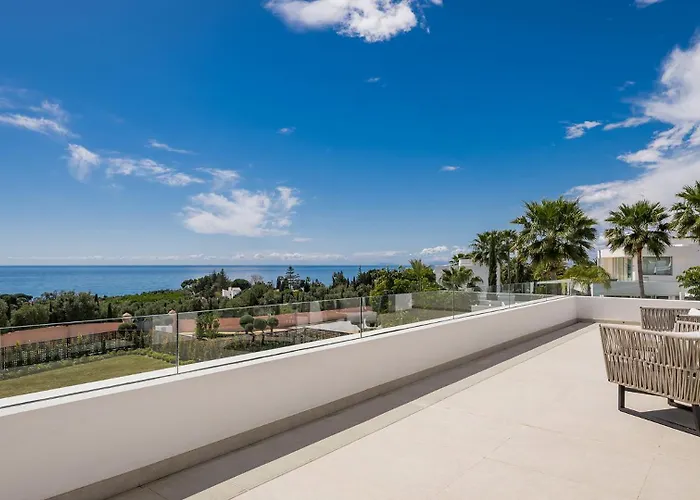 Luxury In With Panoramic Sea Views & Large Garden Villa Marbella