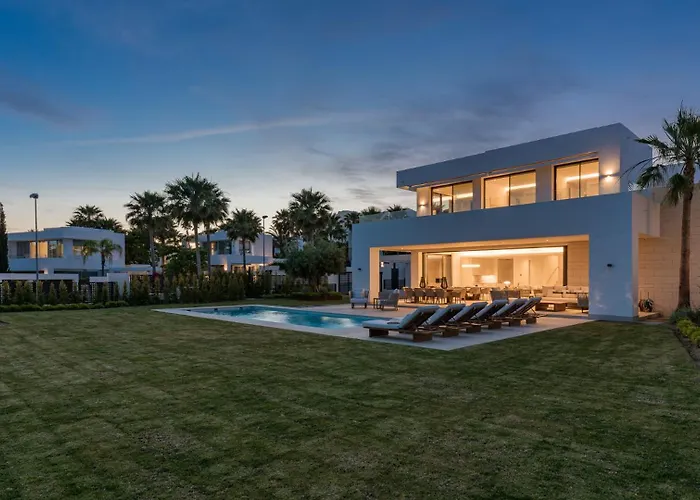 Luxury In With Panoramic Sea Views & Large Garden Вілла Марбелья